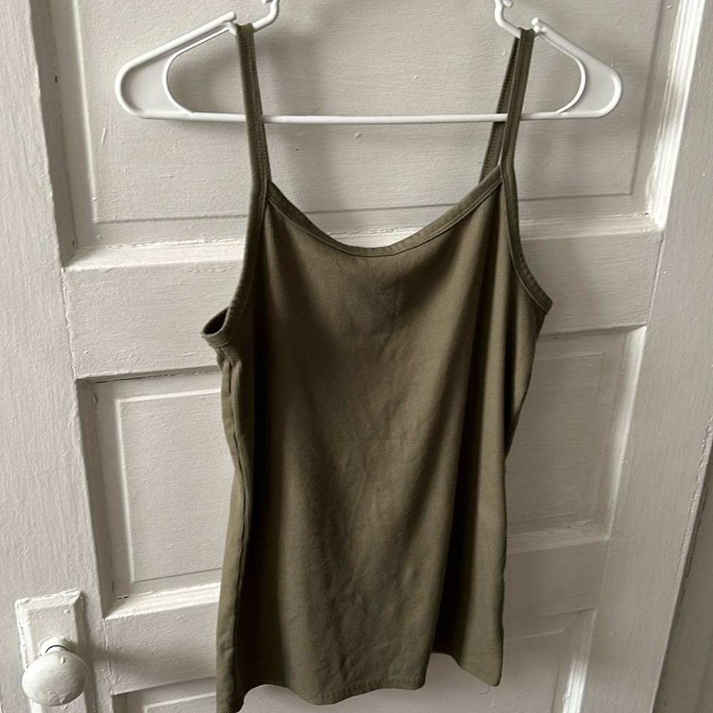 No boundaries tank